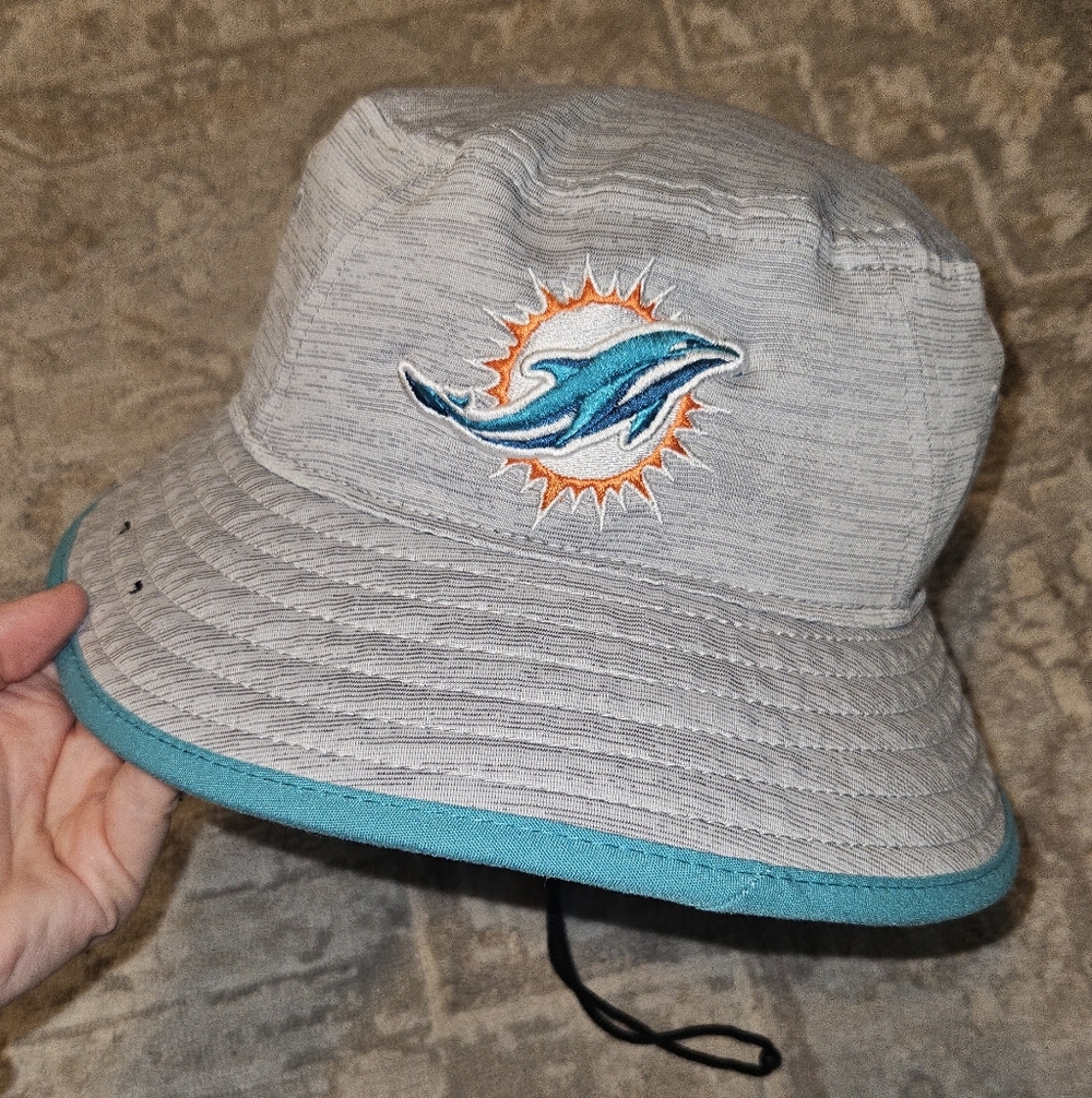 New Era Teal and Black Bucket Hat